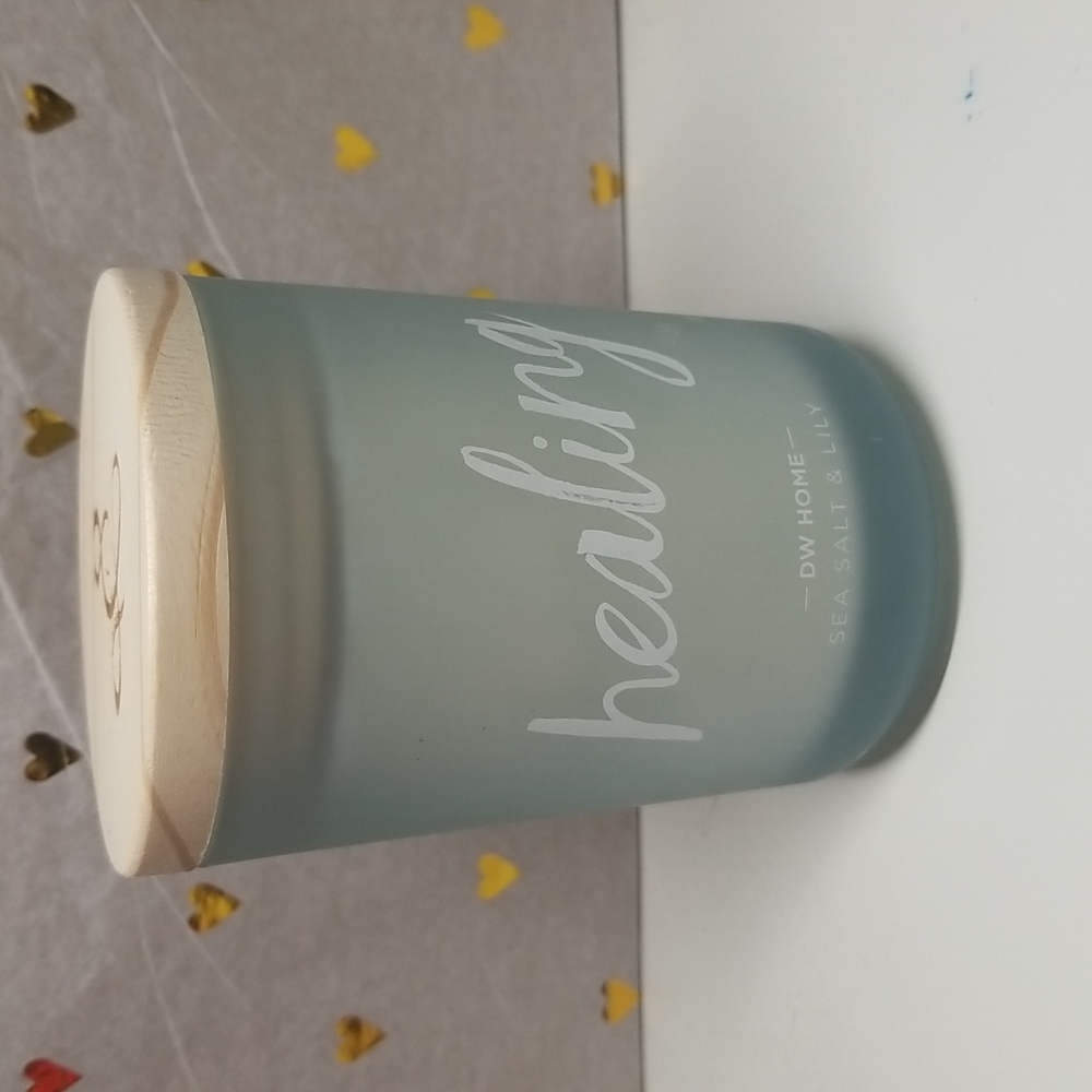 Brand  New DW HOME Sea Salt & Lily candle